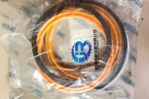 LC01V00054R100C ARM CYLINER FRONT REPAIR KIT