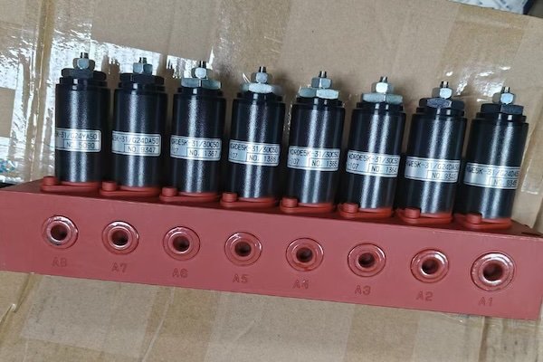 YN35V00039F1 solenoid valve assy For sk200-6e sk230-6e YN35V00039F1 solenoid valve assy For sk200-6e sk230-6e