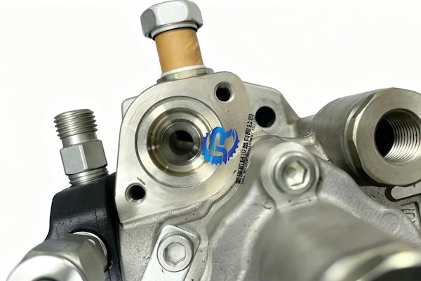 VH22100E0430 Fuel Supply Pump for Kobelco SK200-9 Excavator VH22100E0430 Fuel Supply Pump for Kobelco SK200-9 Excavator
